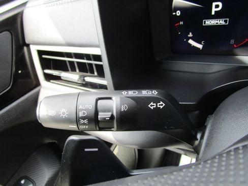 Used 2025 Mitsubishi Outlander SE AWD/4WD image 25