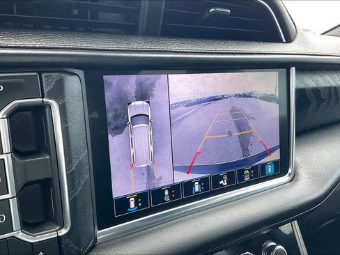 Used 2021 GMC Yukon Denali w/ Advanced Technology Package AWD/4WD image 13