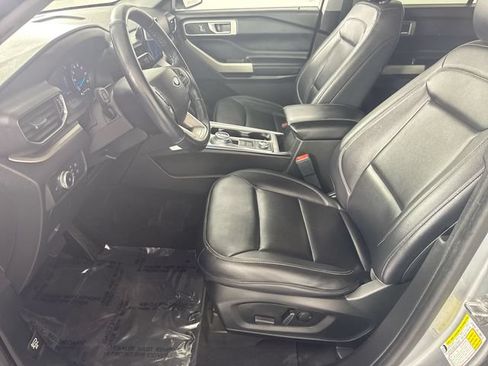 Used 2021 Ford Explorer XLT w/ Equipment Group 202A AWD/4WD image 5