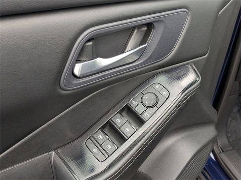 Certified 2024 Nissan Rogue SV image 12