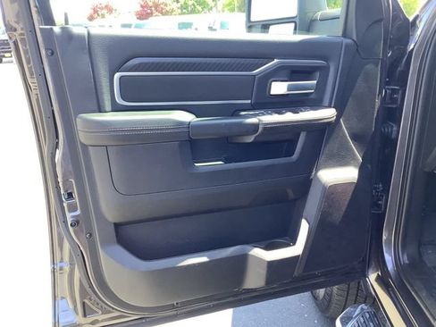 Used 2025 RAM 2500 Big Horn AWD/4WD image 9