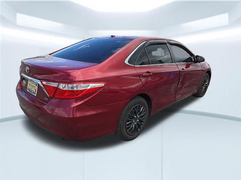 Used 2015 Toyota Camry LE FWD image 4