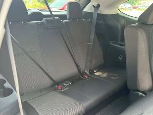 Used 2021 Toyota Highlander LE FWD image 23