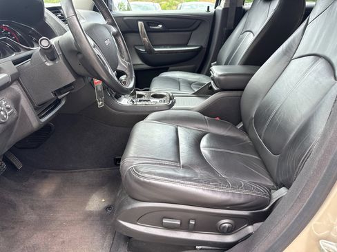 Used 2016 GMC Acadia SLT w/ Open Road Package FWD image 9