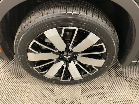 Used 2025 Mitsubishi Outlander AWD image 9
