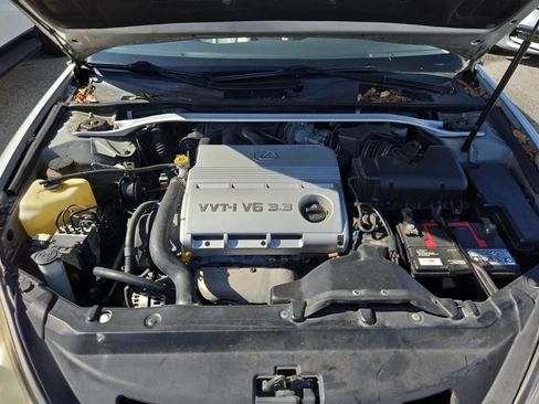 Used 2004 Lexus ES 330 w/ Premium Pkg FWD image 10