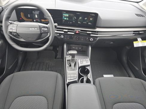 New 2026 Kia Sportage LX FWD image 5