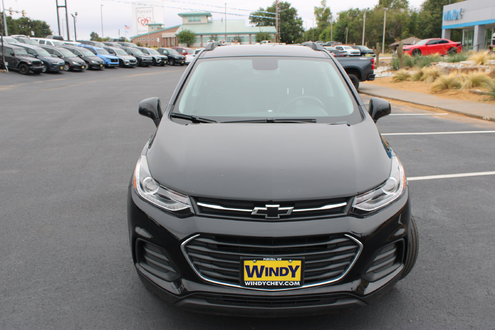 Used 2022 Chevrolet Trax LT w/ Midnight Edition AWD/4WD image 3