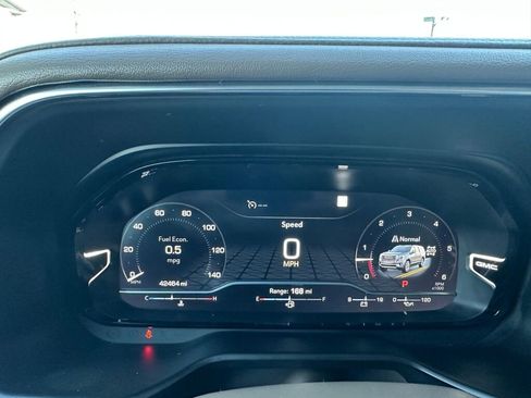 Used 2023 GMC Yukon Denali image 13