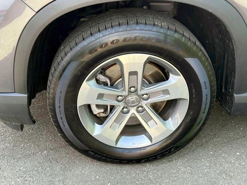 Certified 2025 Honda Pilot EX-L image 9