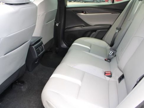 Used 2025 Toyota Camry SE FWD image 33