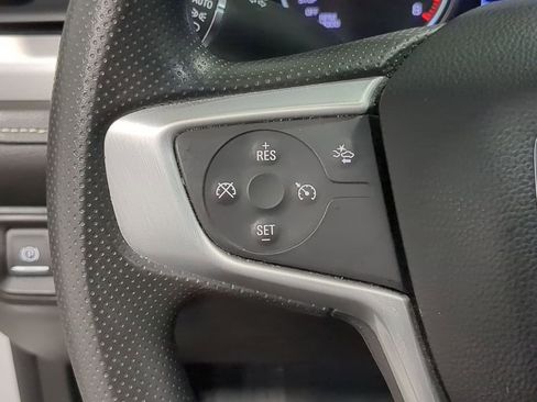 Used 2023 GMC Acadia SLE w/ Driver Convenience Package image 32