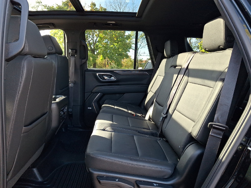 Used 2023 Chevrolet Tahoe Z71 w/ Luxury Package AWD/4WD image 14