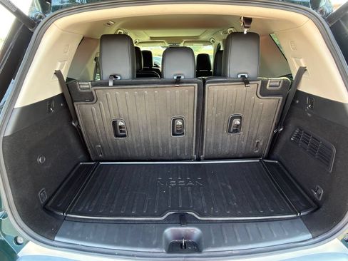 Used 2025 Nissan Pathfinder Platinum FWD image 13