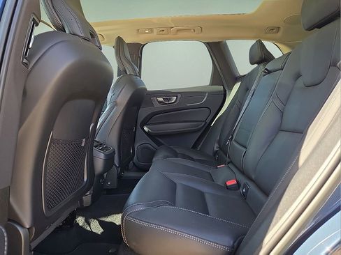 Used 2023 Volvo XC60 B6 Ultimate w/ Climate Package image 16