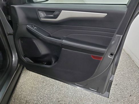 Used 2022 Ford Escape S image 18