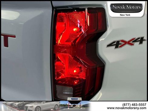 Used 2023 Chevrolet Colorado LT AWD/4WD image 11