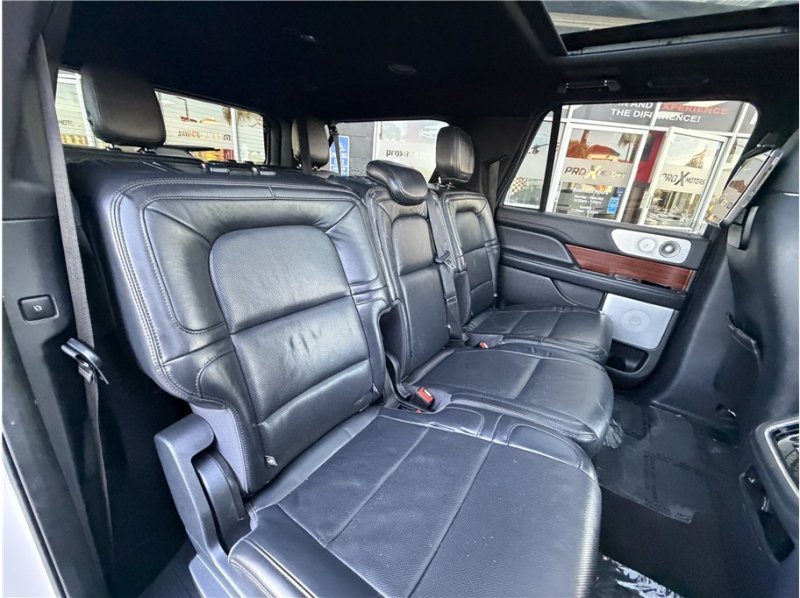 Used 2022 Lincoln Navigator L Reserve AWD/4WD image 31
