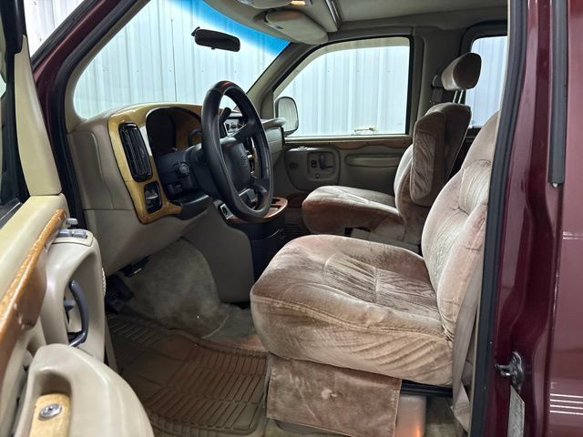 Used 1998 Chevrolet Express 1500 RWD image 24