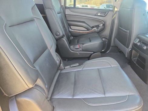 Used 2020 Chevrolet Suburban LT image 20