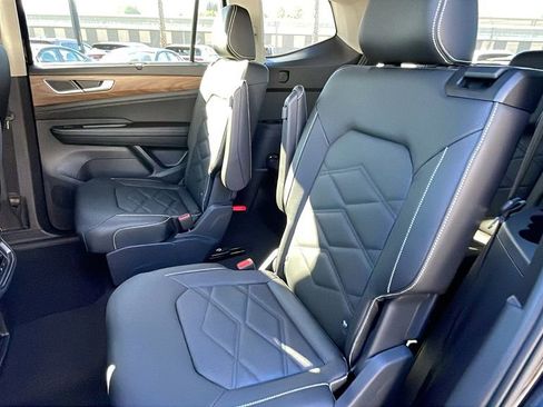New 2026 Volkswagen Atlas SE image 16
