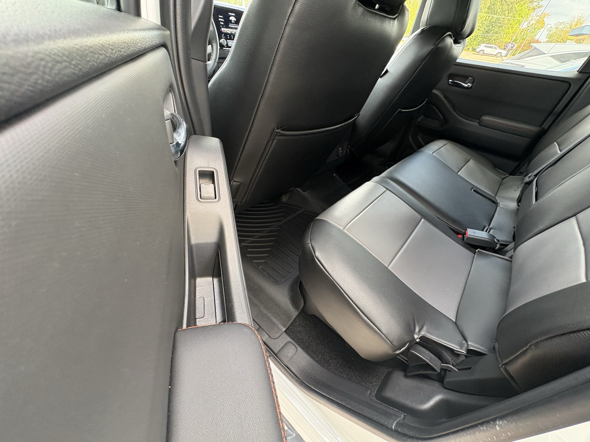Used 2023 Nissan Frontier Pro-X w/ Pro Convenience Package RWD image 24