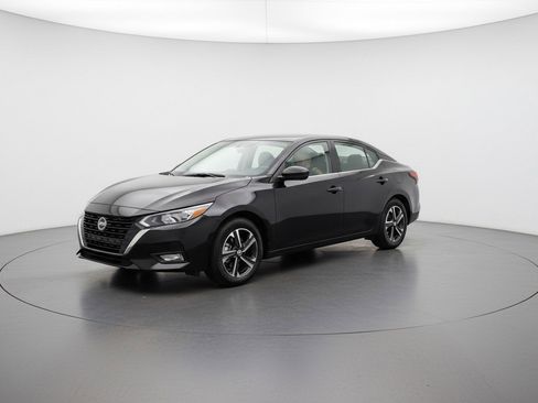 Used 2025 Nissan Sentra SV image 3