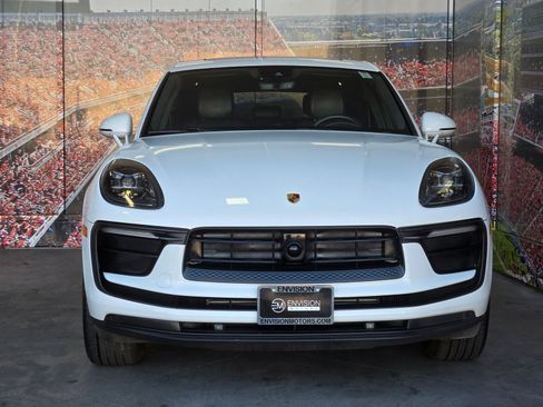 Used 2024 Porsche Macan image 3