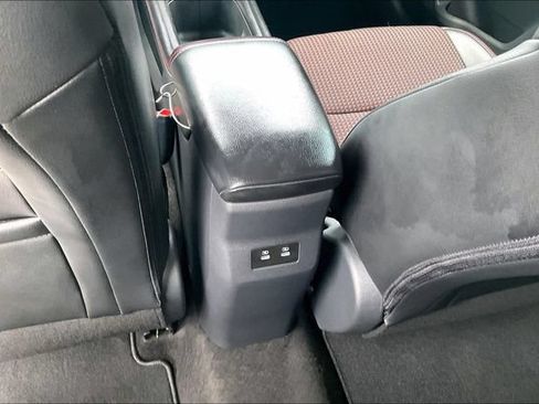 Used 2025 Nissan Kicks SR FWD image 31