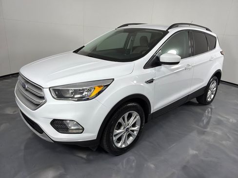 Used 2018 Ford Escape SE FWD image 9