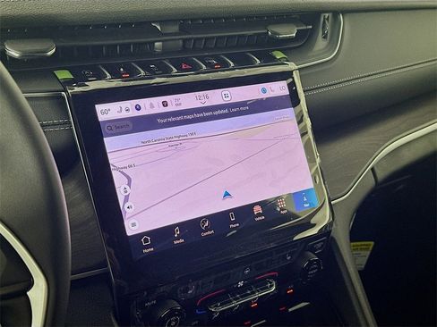 New 2025 Jeep Grand Cherokee Limited image 15