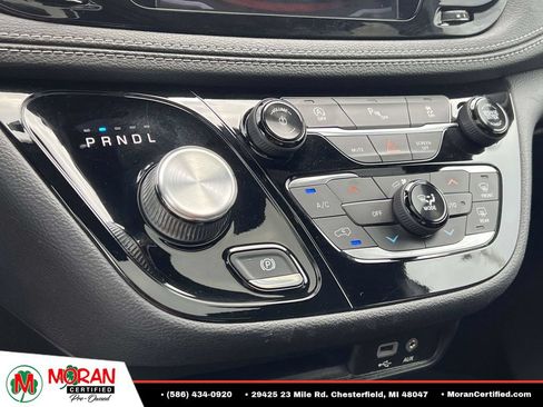 Used 2019 Chrysler Pacifica Limited w/ S Appearance Package FWD image 27