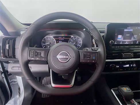 New 2025 Nissan Pathfinder SV image 8