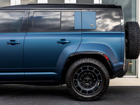 Used 2026 Land Rover Defender 110 OCTA image 14