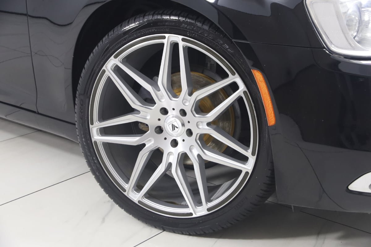 Used 2015 Chrysler 300 Limited RWD image 13
