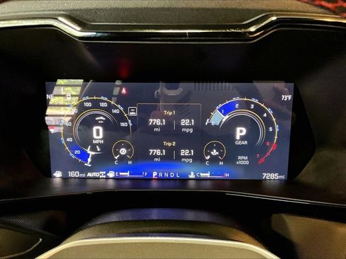 Used 2025 Chevrolet Colorado Z71 w/ Technology Package AWD/4WD image 25