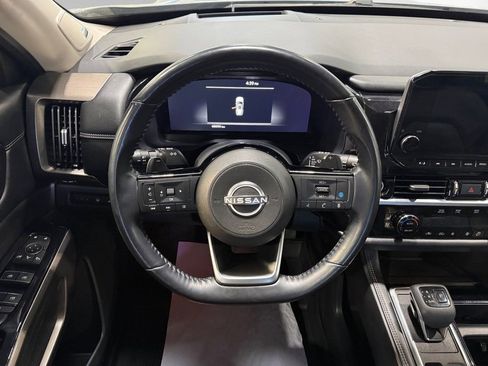 Used 2022 Nissan Pathfinder Platinum AWD/4WD image 26