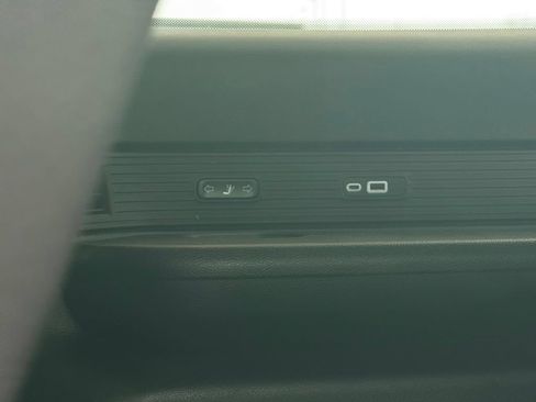 Used 2024 Jeep Wagoneer L Series II w/ Flexible Seating Group AWD/4WD image 35