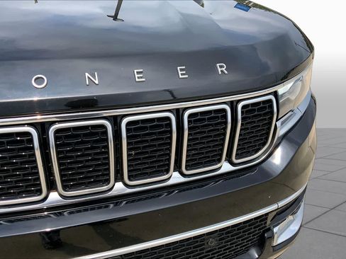 Used 2024 Jeep Wagoneer Series II w/ Flexible Seating Group AWD/4WD image 29