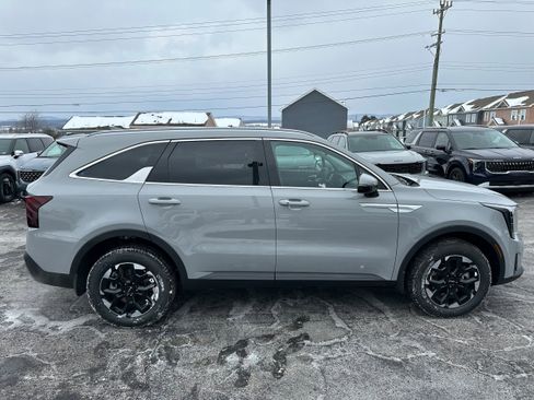 New 2026 Kia Sorento S image 4