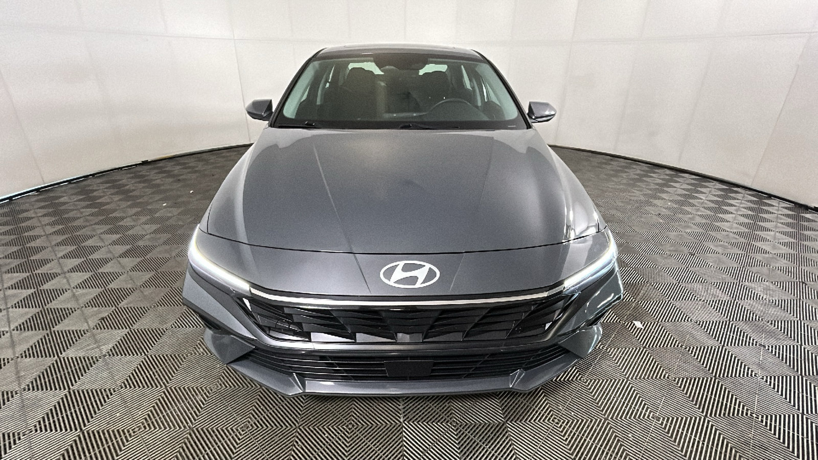Used 2024 Hyundai Elantra SEL w/ Convenience Package FWD image 9