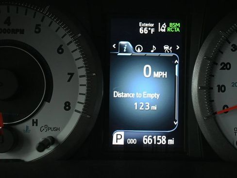 Certified 2019 Toyota Sienna SE w/ SE Preferred Package AWD/4WD image 17