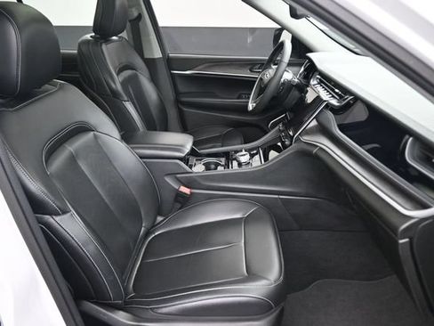 Used 2023 Jeep Grand Cherokee 4WD 4xe image 21