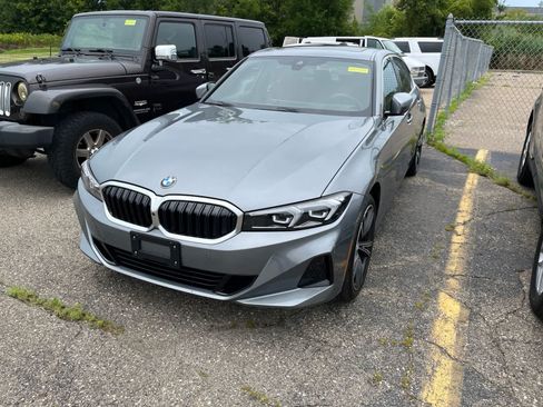 Used 2024 BMW 330i xDrive Sedan w/ Premium Package AWD/4WD image 3
