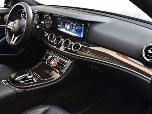 Used 2019 Mercedes-Benz E 300 image 29