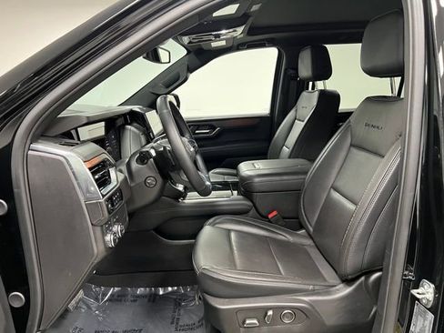 Used 2025 GMC Yukon XL Denali w/ Sun & Power Step Package image 23