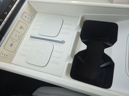 Used 2025 Hyundai Santa Fe Calligraphy image 22