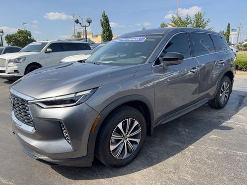 Used 2025 INFINITI QX60 Pure AWD/4WD image 3