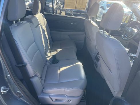 Used 2017 Honda Pilot Touring image 23