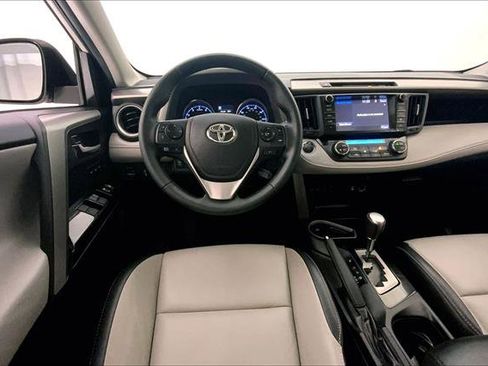 Used 2017 Toyota RAV4 Platinum image 4